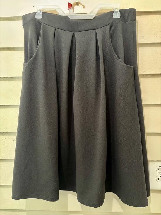 24Seven Dresses & Skirts - Classic Basic Black Elastic Waist A Line Skirt With Pockets